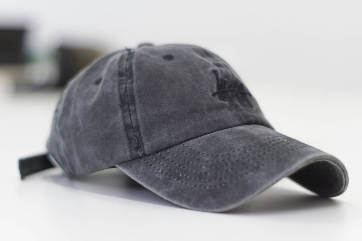 Can You Wear a Hat on a Plane? - Clever Journey | Travel Gear Reviews, Packing Tips, Travel Advice