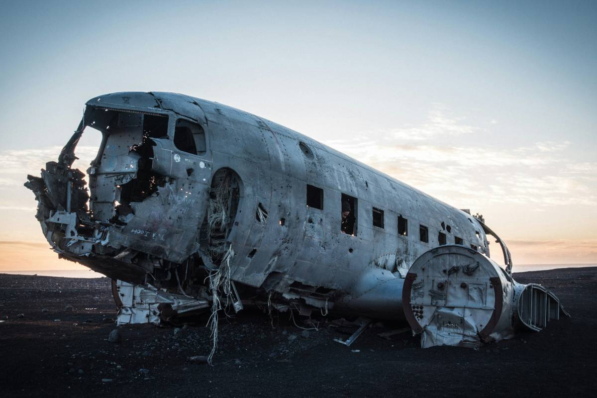 How Many Plane Crashes Happen a Year? - Clever Journey | Travel Gear Reviews, Packing Tips, Travel Advice