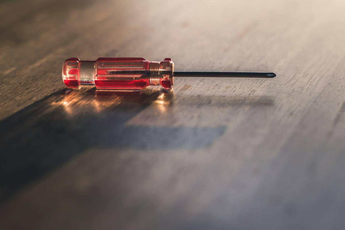 Can You Bring a Screwdriver on a Plane? - Clever Journey | Travel Gear Reviews, Packing Tips, Travel Advice