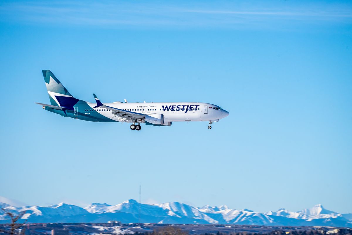 Jetsetter’s Delight: Uncovering the Best Airplane-Friendly Snacks for Your Next Flight